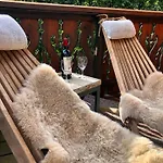 Chamonix Chalet With Mont Blanc Views Near Town Centre - Parking & Sauna *