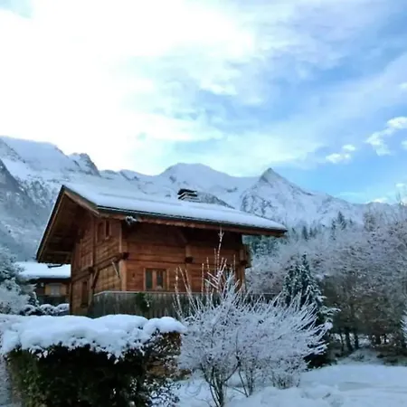 Dağ evi Chamonix Chalet With Mont Blanc Views Near Town Centre - Parking & Sauna
