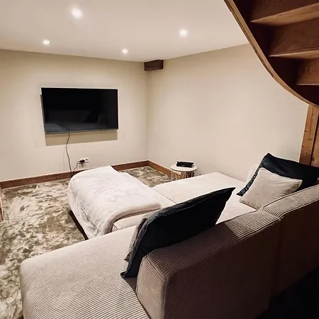 Dağ evi Chamonix Chalet With Mont Blanc Views Near Town Centre - Parking & Sauna